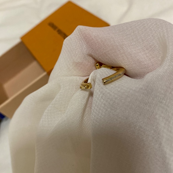 Louis Vuitton alphabet ring - Picture 14 of 14